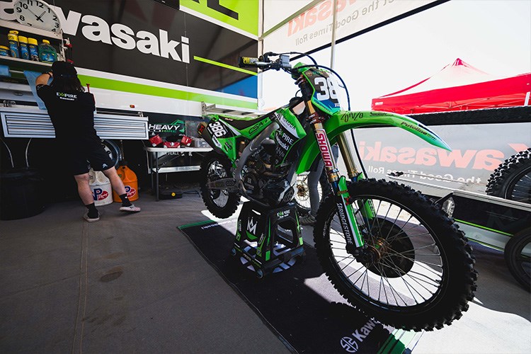 All three Empire Kawasaki riders use KX250 bikes | Photo: Foremost Media